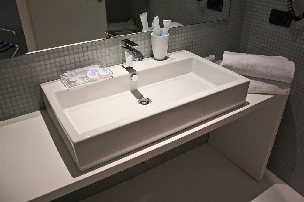 Piazza Di Spagna Suites Рим Екстериор снимка